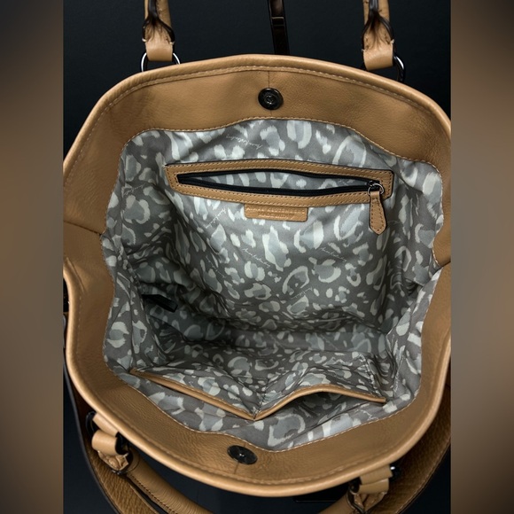 Aimee Kestenberg Tan Leather Tote Bag 15 x 12 x 5"Front Pocket Mag Closure NEW - Picture 7 of 15